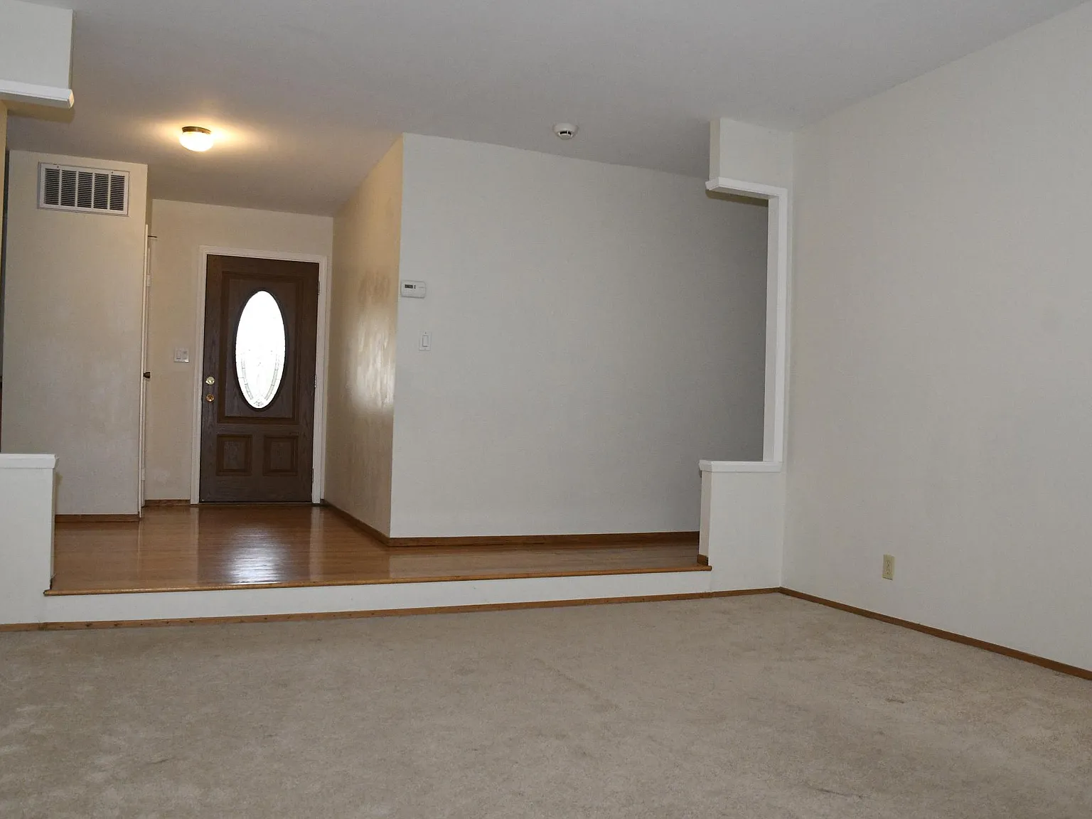 3 bed, 1423 sqft, $4,300 — Photo 2