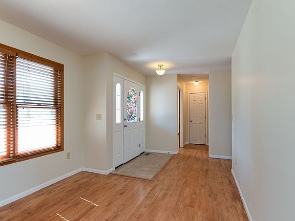 4th image of 2045 Estella Dr