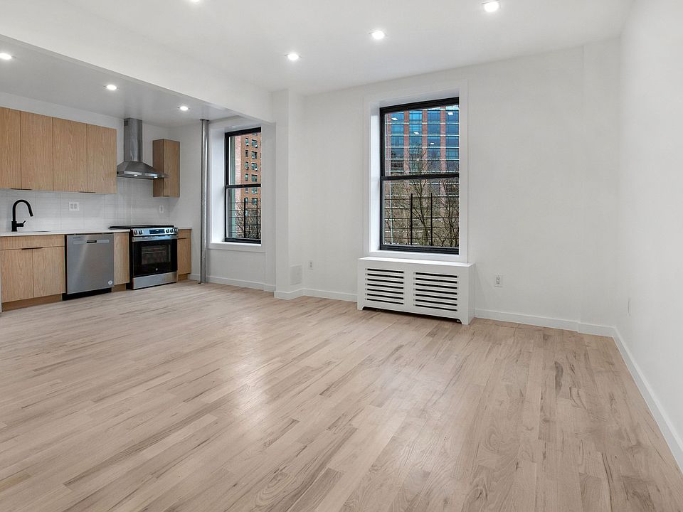 1st image of 945 W End Ave #2C1