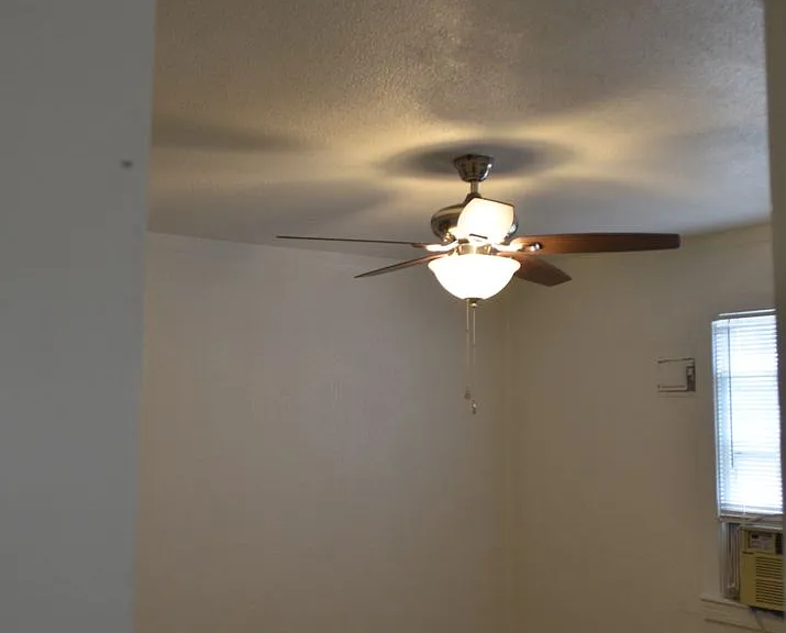 7601 FM 1690 — Photo 14