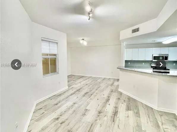 10902 NW 83rd St APT 219, Doral, FL 33178