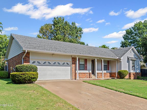 3rd image of 8145 Autumn Woods Dr N