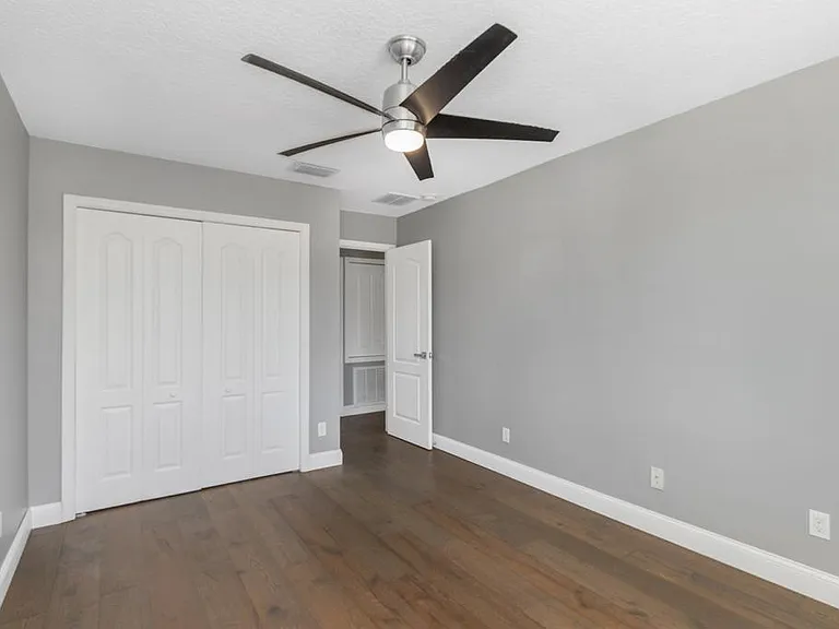 20058 Nob Oak Ave — Photo 33