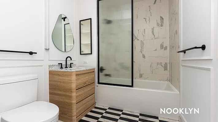 Rented by Nooklyn NYC LLC | media 43