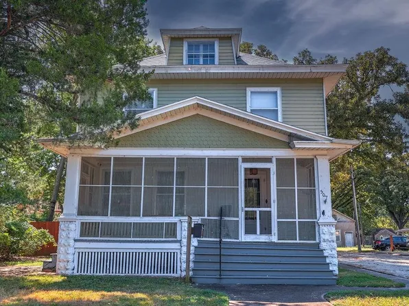507 W 9th Ave, Winfield, KS 67156