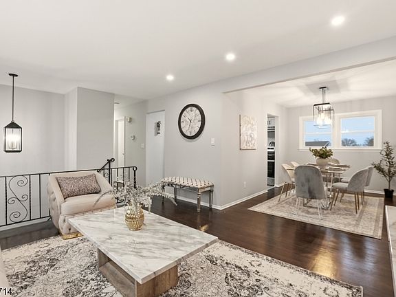 4th image of 1431 Compton Ter