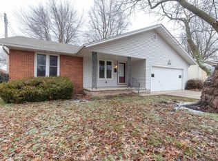 521 E Whiteside St, Springfield, MO 65807