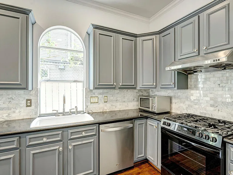 5207 Blossom St — Photo 11