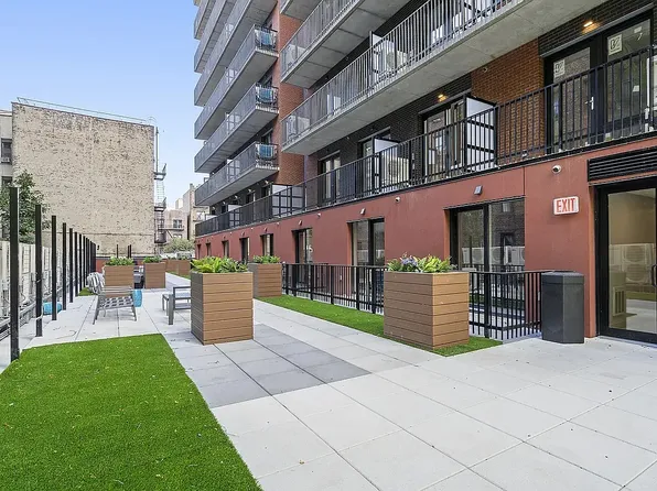 931 Carroll Street image 22 of 27