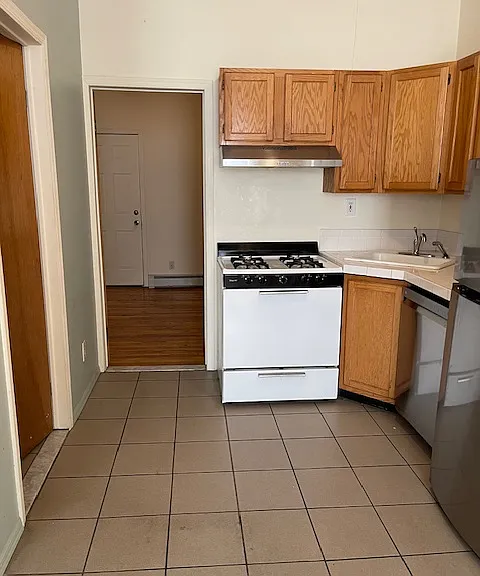 30 Erie St #1 — Photo 13