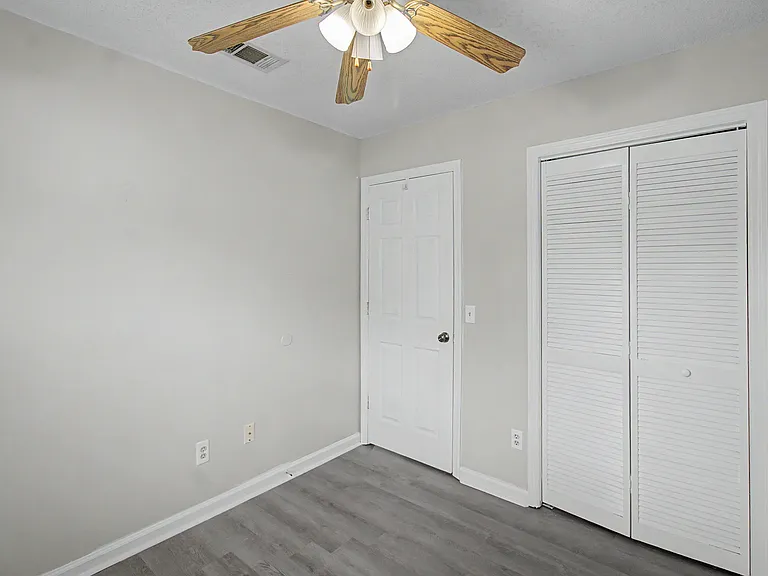 1651 Latham Ct — Photo 16