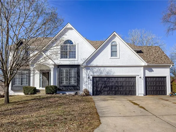 1204 SW Surrey Trce, Lees Summit, MO 64081