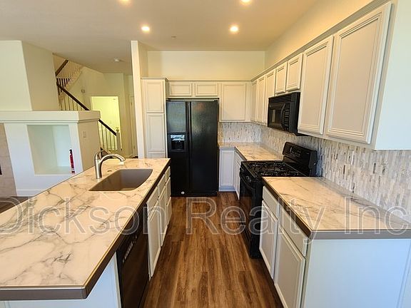 3rd image of 6320 Ingleston Dr #213