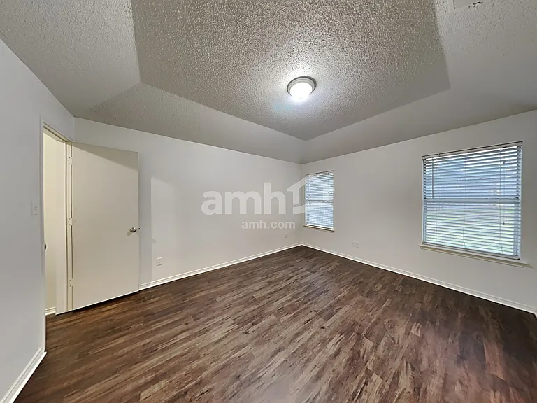 8551 Western Meadows Dr — Photo 9