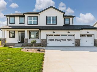 2767 Hawks Ridge Ln, Marion, IA 52302