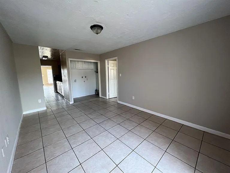 6736 W Fuqua Dr — Photo 11