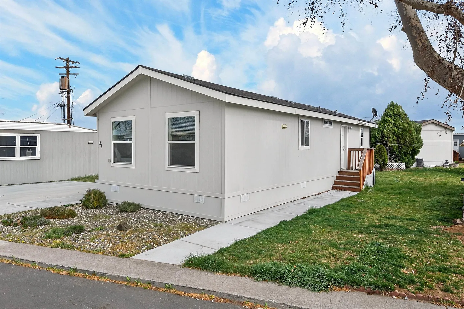 48 Nuclear Ln photo 1