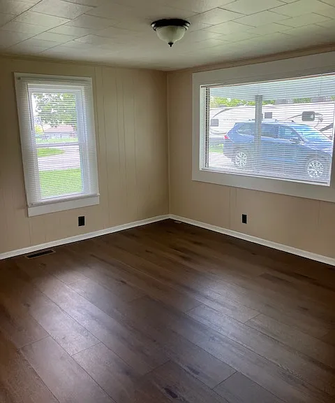 201 Rogers Cir — Photo 6