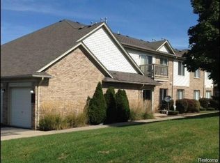 24100 Wedgewood Cir, Warren, MI 48091