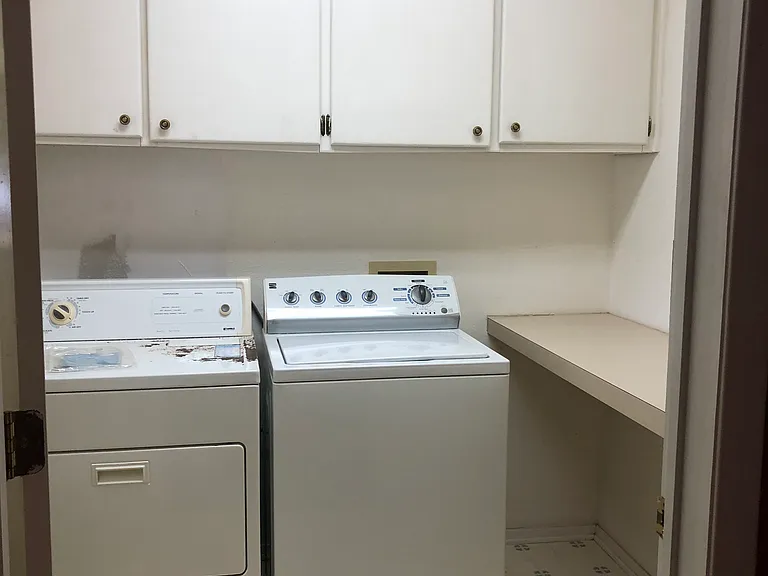 1041 W Vanderbilt St — Photo 24