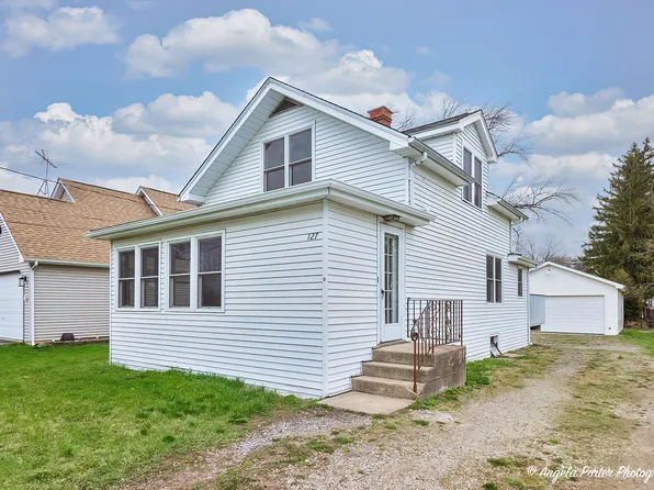 127 Kent Ave, Wauconda, IL 60084