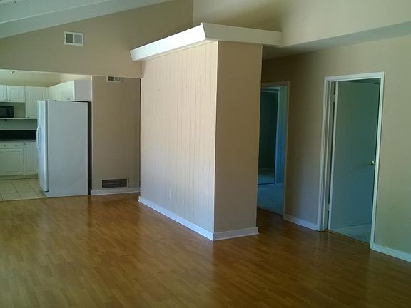 5th image of 1113 Clark Ave