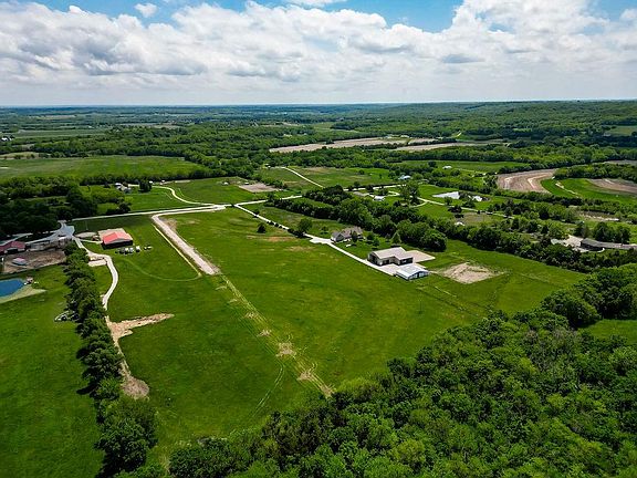 2nd image of 1600 Road