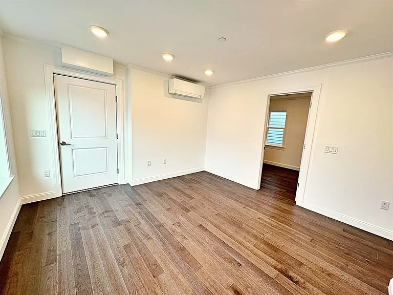33 Leyden St #6 — Photo 7