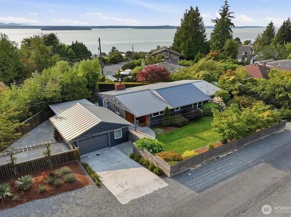 10233 44th Avenue SW, Seattle, WA 98146