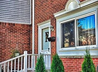 32021 Williamsburg St, Saint Clair Shores, MI 48082