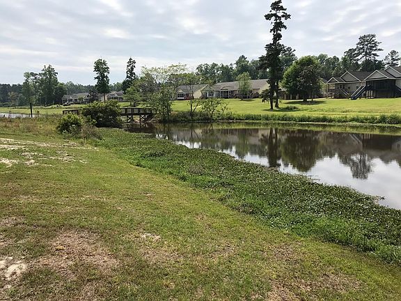 5th image of 285 Lilliquin Dr