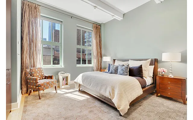 Sold by Douglas Elliman | media 24
