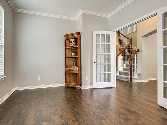 4th image of 2613 Dunbar Dr