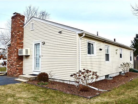 5th image of 53 Whipple Ave