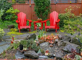 1041 Belmont Ave, Victoria, BC V8S 3T4