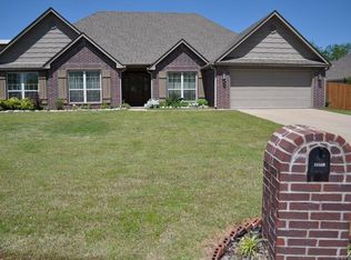 25540 Briar Dr, Claremore, OK 74019