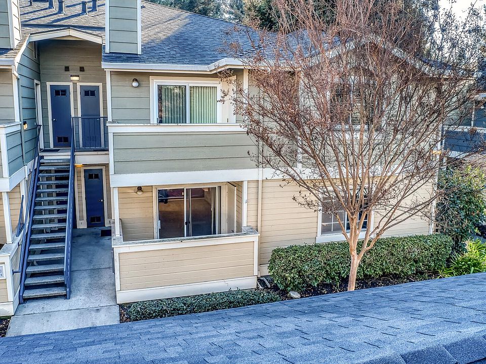 1st image of 2715 Somerset Park Cir