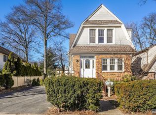 2081 Jones Rd, Fort Lee, NJ 07024