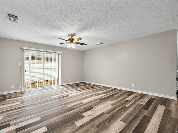 4th image of 2619 Kingswell Ave