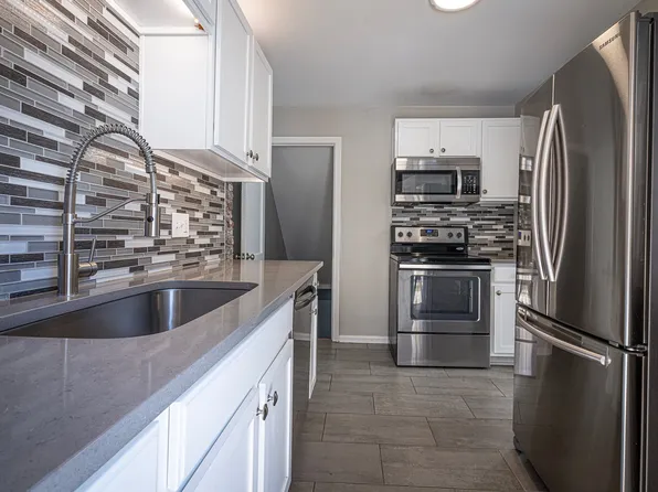 RockhillR6518, 6518 Rockhill Rd #Rockhillr6520, Kansas City, MO 64131