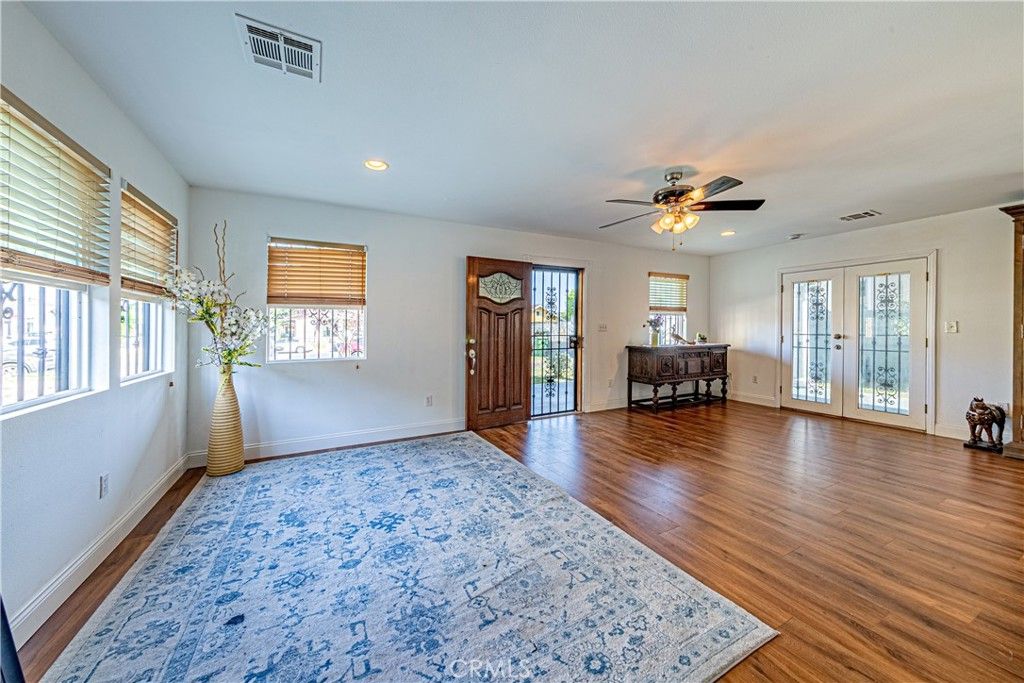 1812 W 48th St, Los Angeles, CA - More