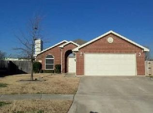 104 Lida Ct, Grand Prairie, TX 75050