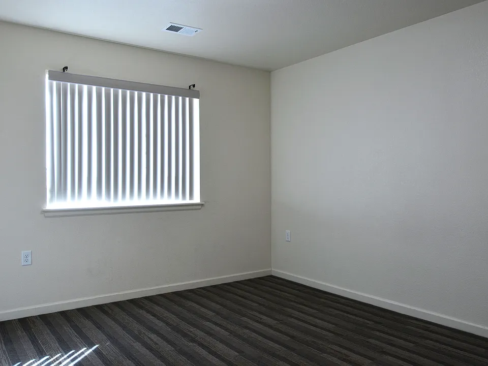 Bedroom w_02152022