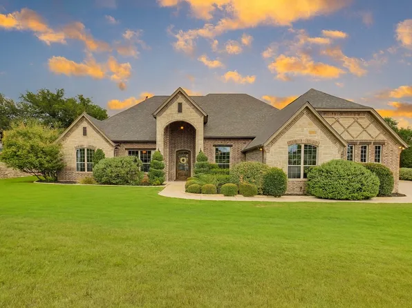 2104 Darby Dan Ct, Granbury, TX 76049