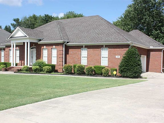 2nd image of 211 Wainscott Dr