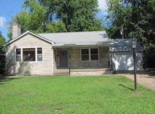 21 Lakeview Dr, Belleville, IL