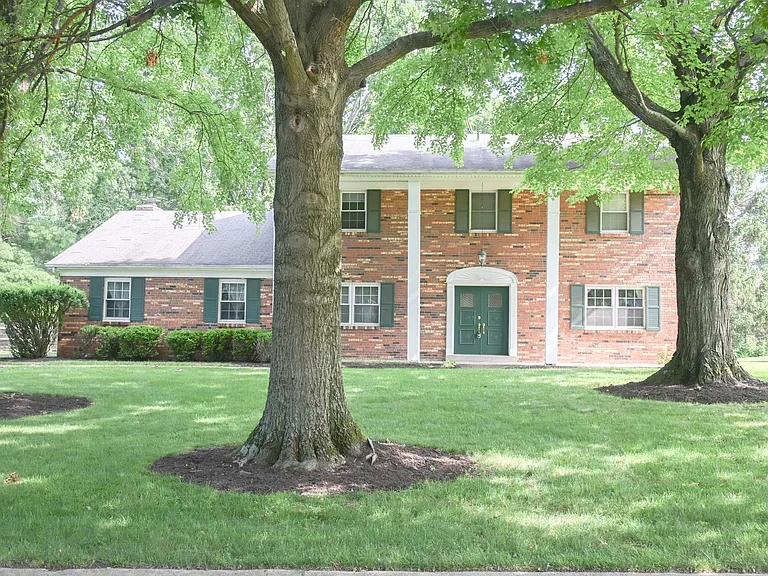 8152 Traverse Ct — Photo 1