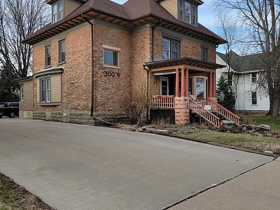 2nd image of 300 W Prospect Ave