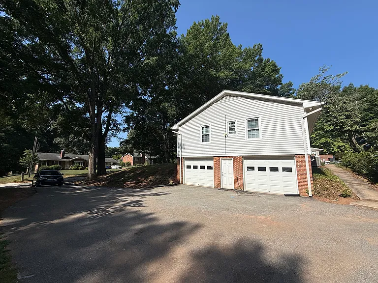 2881 Woodworth Dr — Photo 13