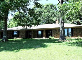 101 Parkview Dr, Natchez, MS 39120